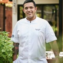 สองเชฟผนึกกำลังสร้างสรรค์รสชาติไม่สิ้นสุด:“Lae Lay” เชิญสัมผัสค่ำคืนแห่งศิลปะการทำอาหารที่ประณีตบรรจงและยั่งยืน