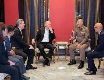 ทรู คอร์ปอเรชั่น เข้าพบ ผบ.ตร. ยกระดับภารกิจดูแลคนไทย สนับสนุนมาตรการปราบแก๊งคอลเซ็นเตอร์ข้ามชาติ คุมเข้มสัญญาณเน็ตชายแดน-ลงทะเบียนซิม พร้อมนำ “ทรูไซเบอร์เซฟ” เสริมแกร่งปกป้องลูกค้า