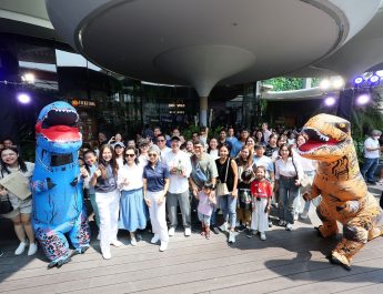 อันซ์ อยุธยา เสิร์ฟรอยยิ้มและความอบอุ่น กิจกรรม Family Day 2026 ชวนลูกค้าผจญภัยบุกอาณาจักรไดโนเสาร์ ณ Jurassic World: The Experience Bangkok