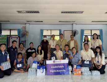วิริยะประกันภัย นำทีมจิตอาสามอบถุงยังชีพ 1,000 ชุด ส่งต่อความห่วงใยผู้ประสบภัยน้ำท่วมภาคกลางอย่างต่อเนื่อง